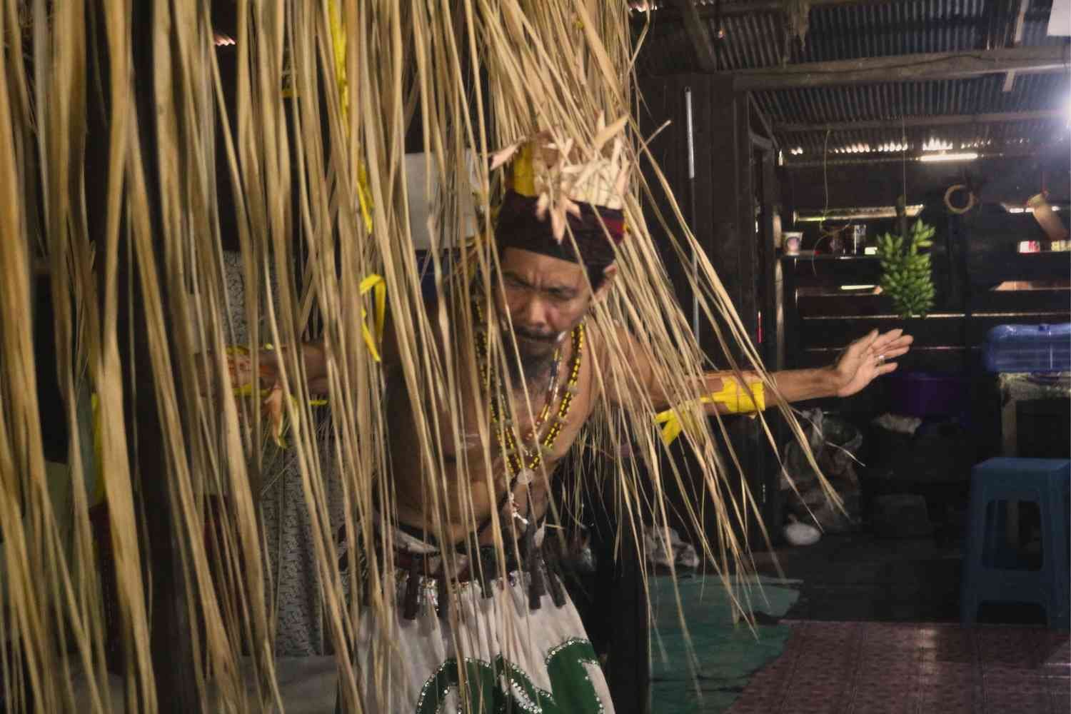 Tari Belian