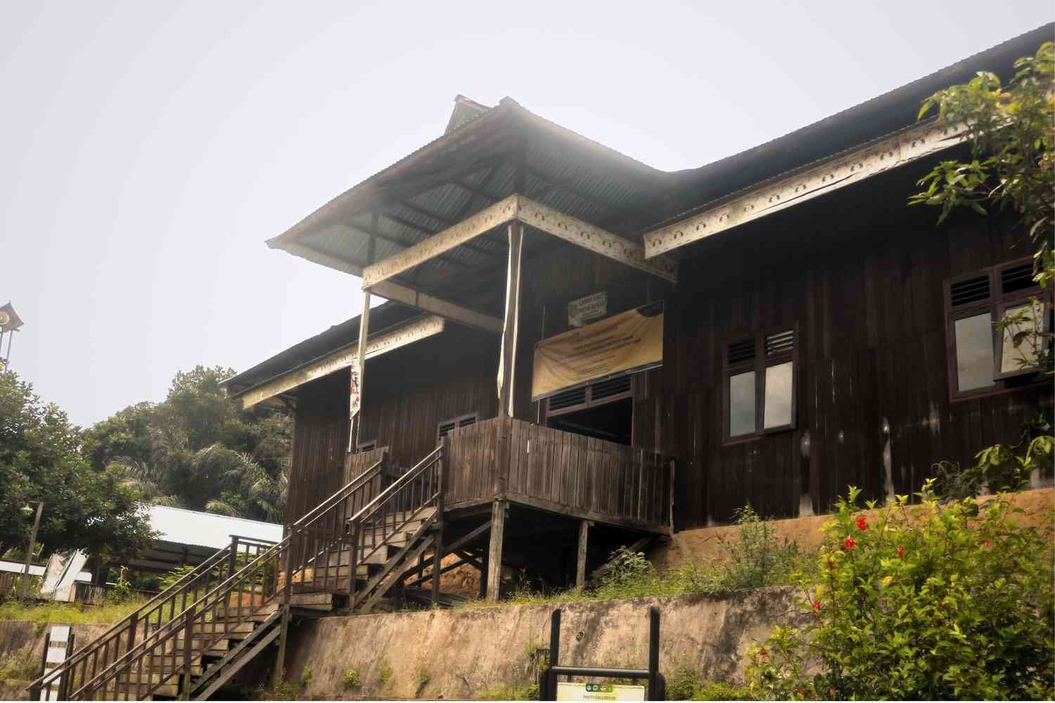 Penginapan Lamin