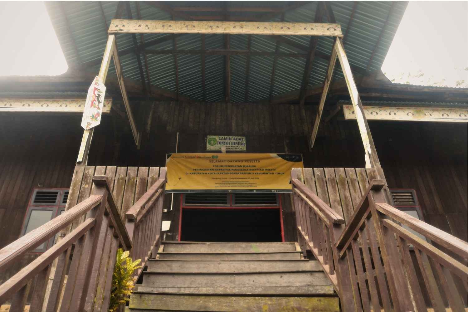 Penginapan Lamin