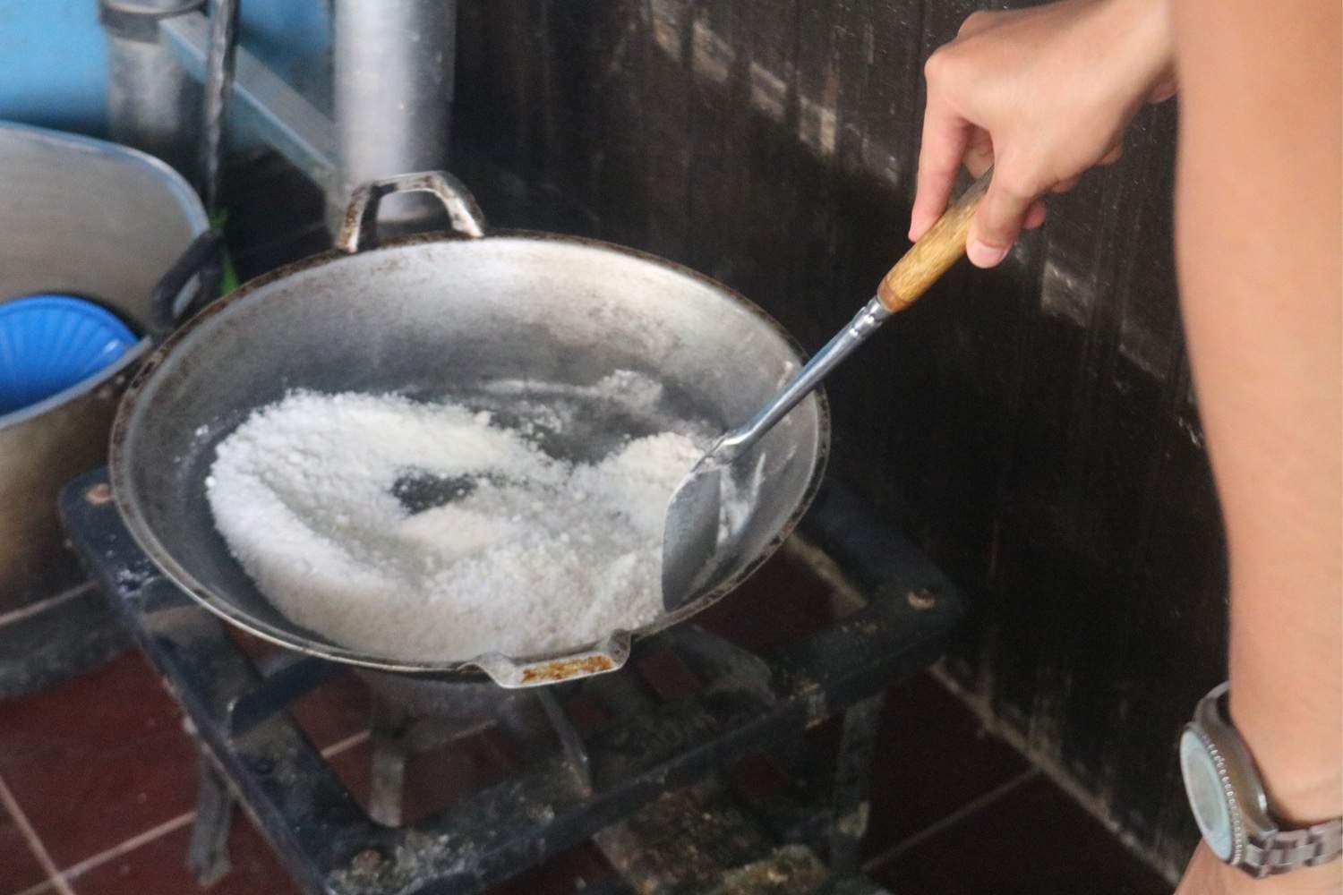 Sangrai bahan