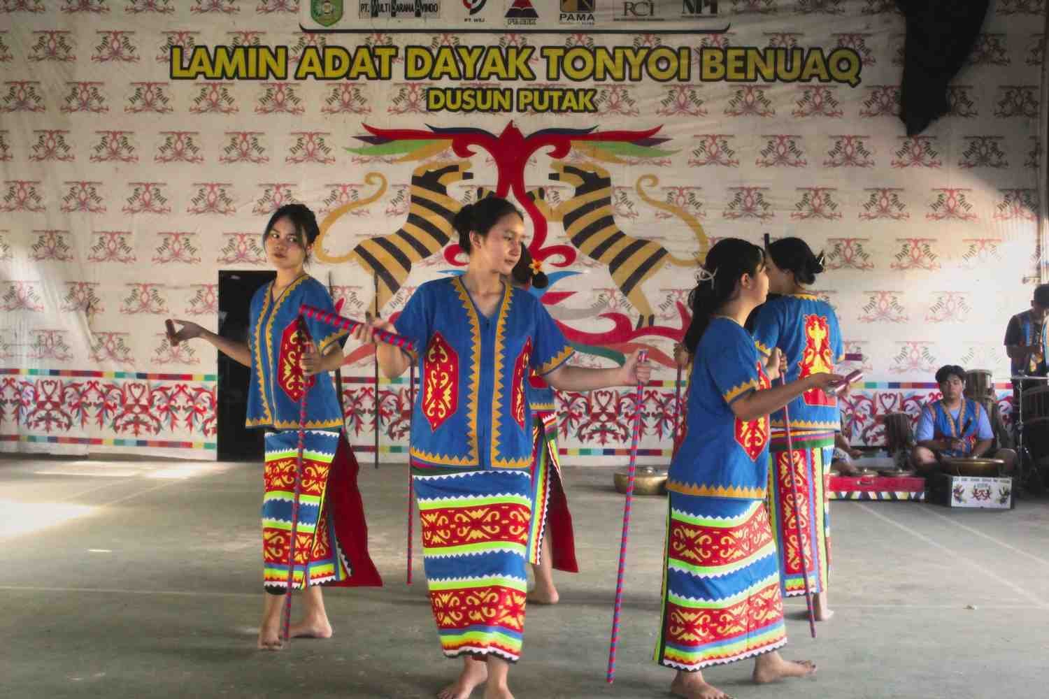 Tari Gantar 1