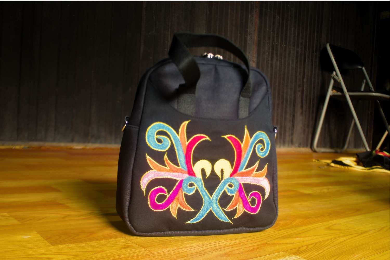 Tas Hitam Sulam Tumpar